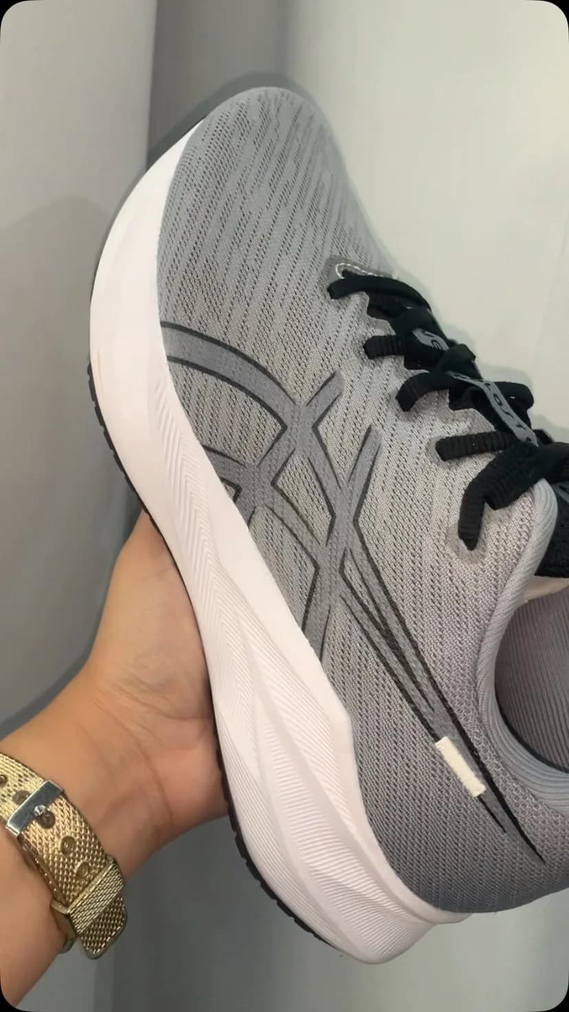Asics cinza claro com preto