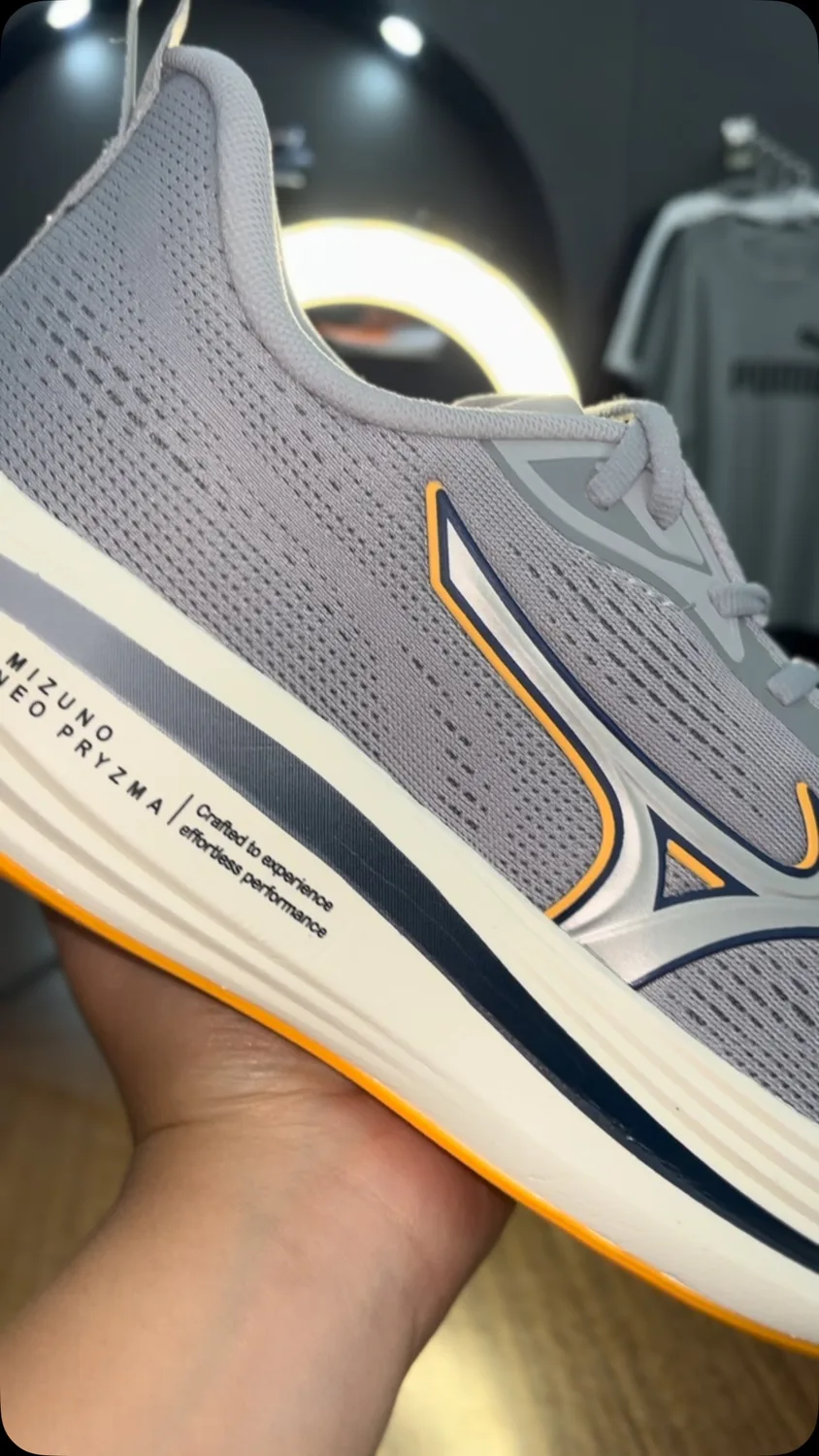 Mizuno cinza com laranja
